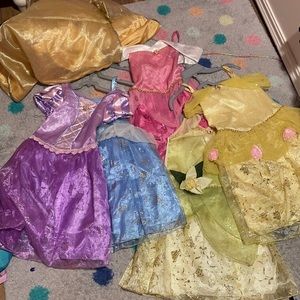 Disney store 👸 princess dresses 👗 size 7/8